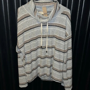 BKE sweater size large